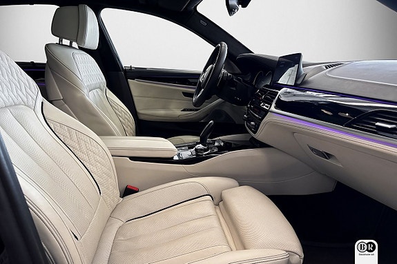 BMW M550i 5 of 22