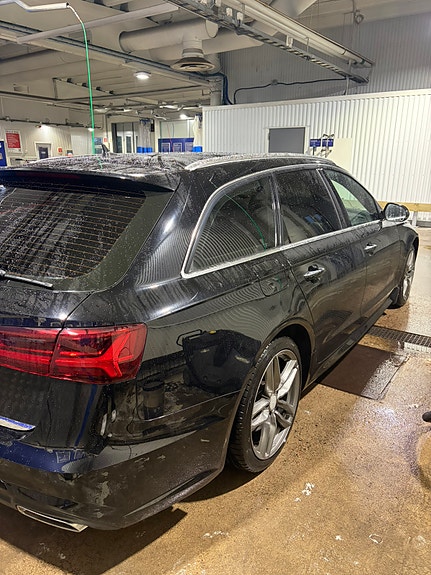 Audi A6 4 of 5