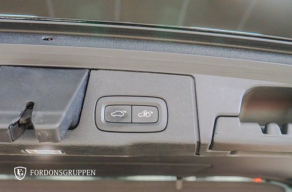 Volvo XC60 8 of 30