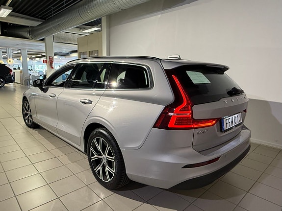 Volvo V60 4 of 5