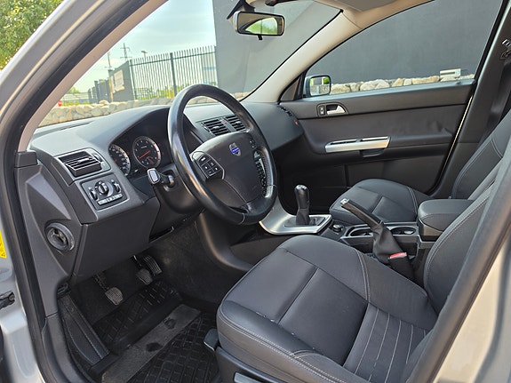 Volvo S40 4 of 5