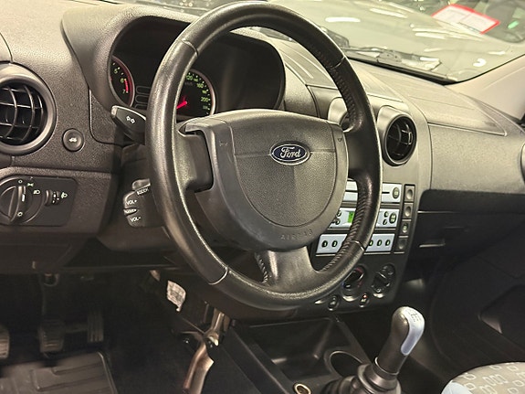 Ford Fusion 11 of 23