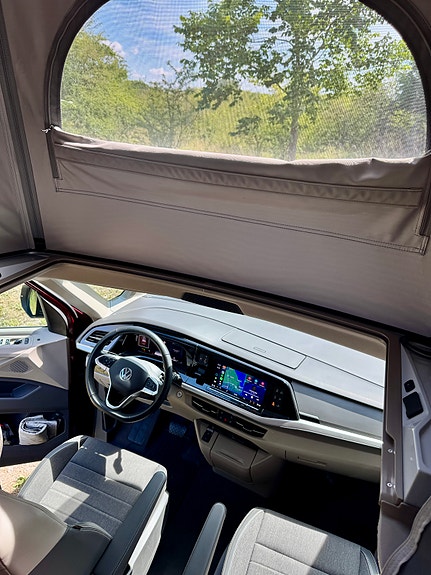 Volkswagen California 9 of 15