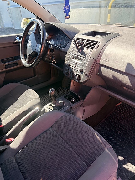 Volkswagen Polo 4 of 8