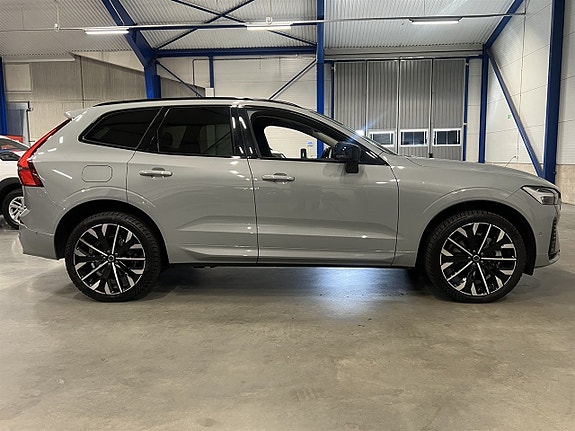 Volvo XC60 3 of 5
