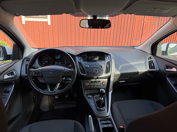Ford Focus 8 of 12