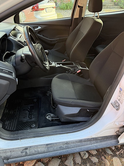 Ford Focus 10 of 12