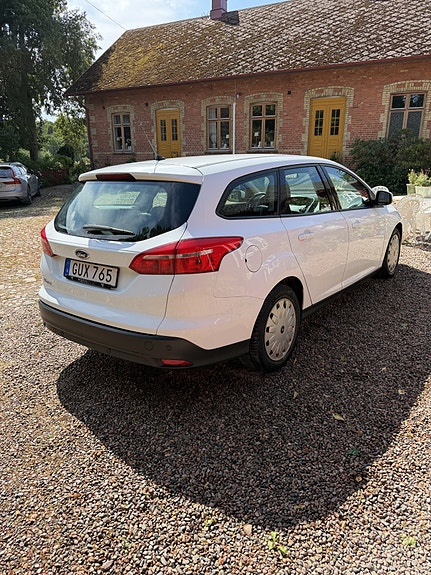 Ford Focus 5 of 12