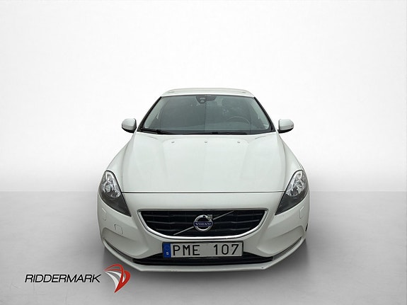 Volvo V40 2 of 5