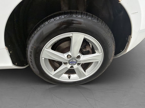 Volvo V40 25 of 28