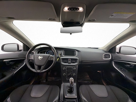 Volvo V40 11 of 28