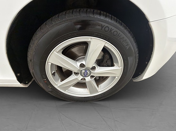 Volvo V40 27 of 28