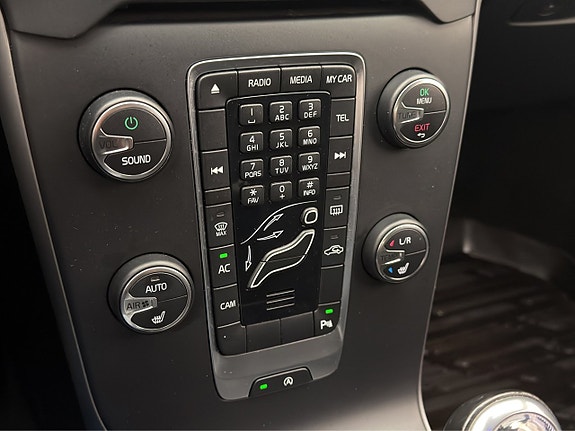 Volvo V40 18 of 28