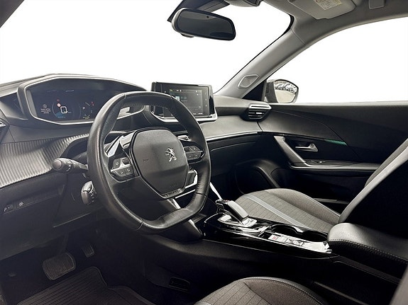 Peugeot e-2008 4 of 5
