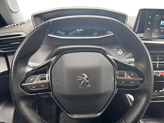 Peugeot e-2008 7 of 16