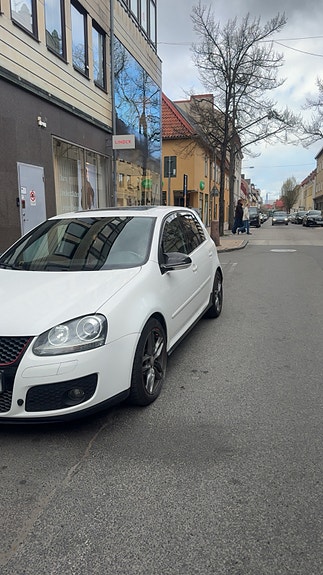 Volkswagen Golf V 3 of 5