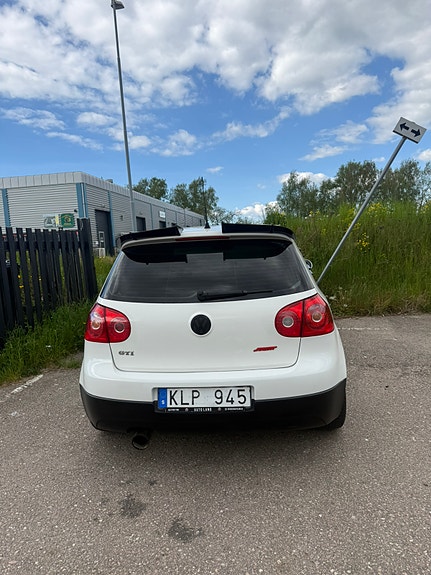 Volkswagen Golf V 4 of 5