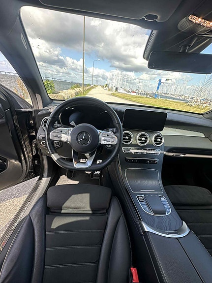 Mercedes-Benz GLC400 d 2 of 5