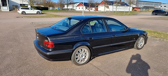 BMW 540i 3 of 5
