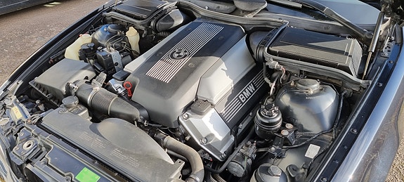 BMW 540i 6 of 7