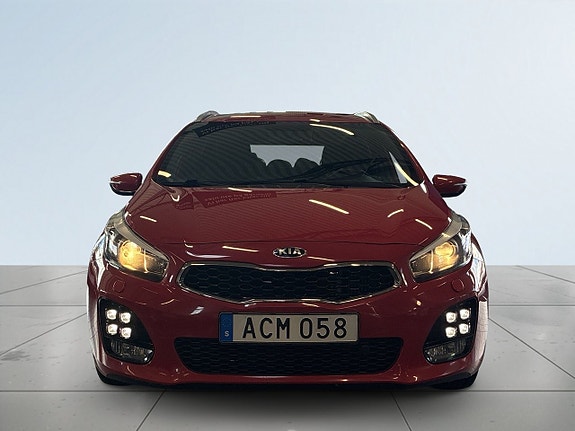 Kia Ceed 2 of 5