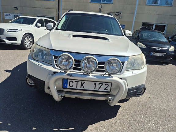 Subaru Forester 2 of 5