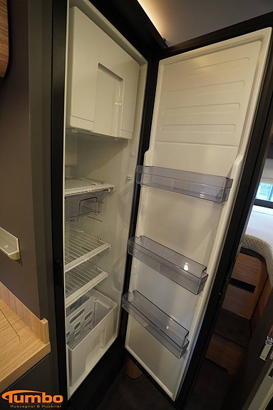 Malibu Van 640 LE comfort GT skyview - Stor kyl, Dieselpanna, 4000kg 9 of 21