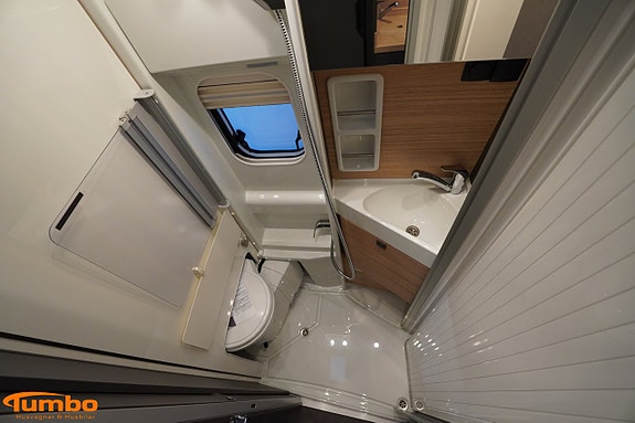 Malibu Van 640 LE comfort GT skyview - Stor kyl, Dieselpanna, 4000kg 10 of 21