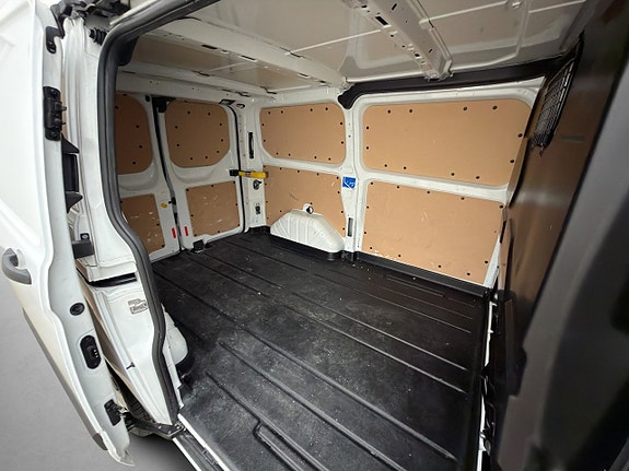 Ford Transit Custom 14 of 30
