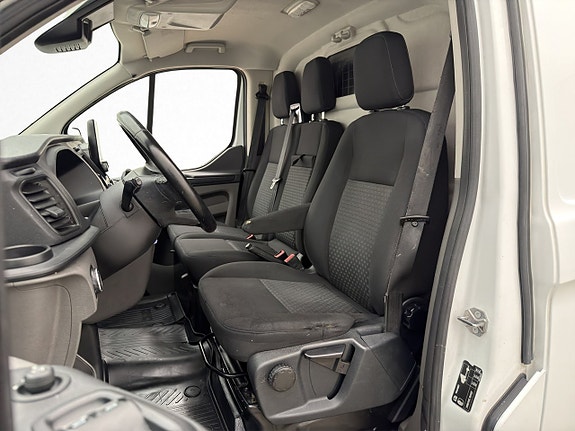 Ford Transit Custom 17 of 30