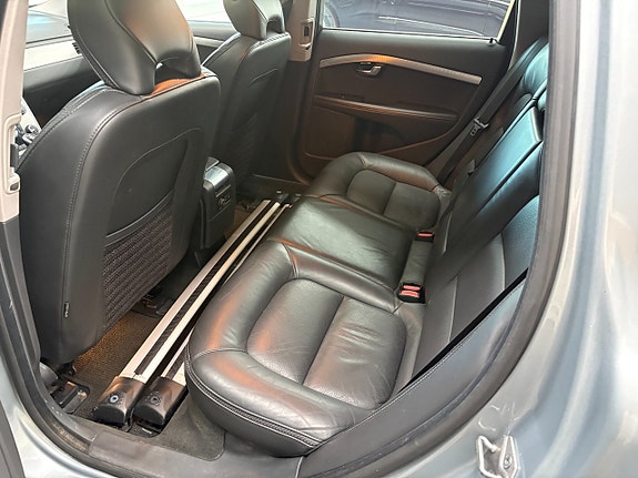 Volvo XC70 7 of 14