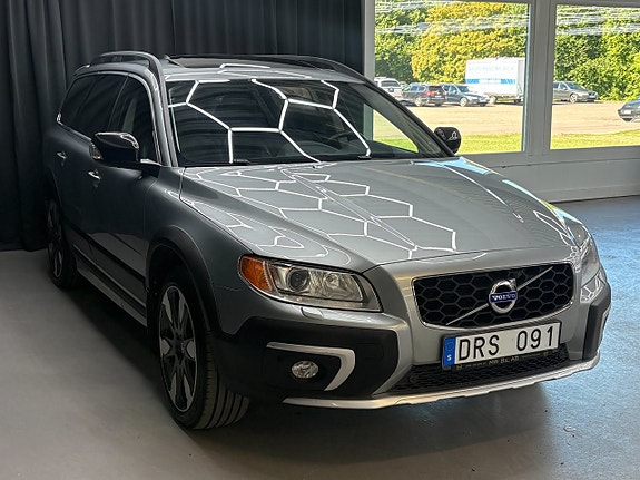 Volvo XC70 2 of 5