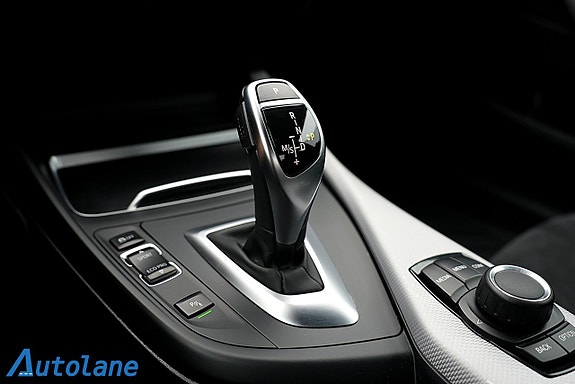 BMW 230i 29 of 30