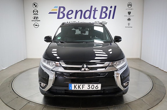 Mitsubishi Outlander 2 of 5