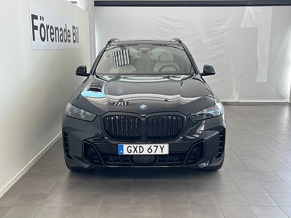 BMW X5 2 of 5