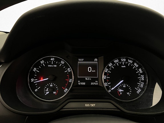 Skoda Octavia 17 of 29