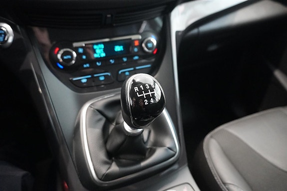 Ford Kuga 7 of 12