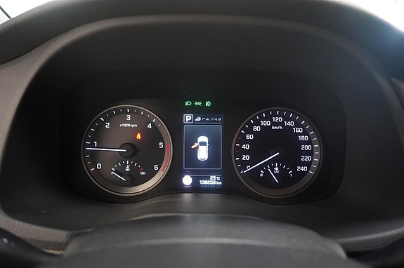 Hyundai Tucson 3 of 12