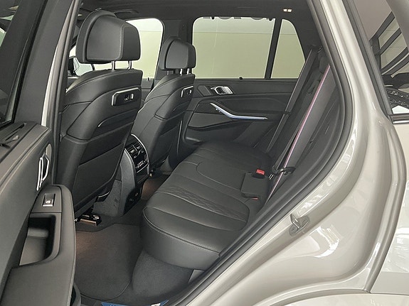 BMW X5 13 of 17