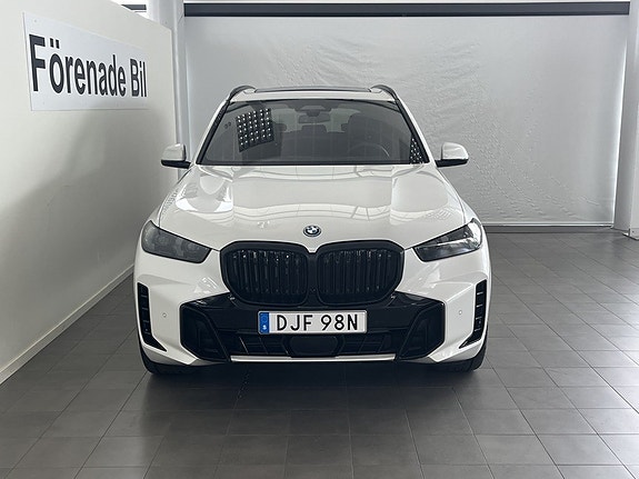 BMW X5 2 of 5