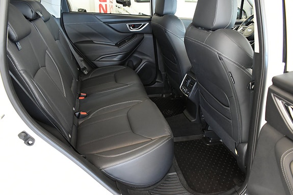 Subaru Forester 8 of 25