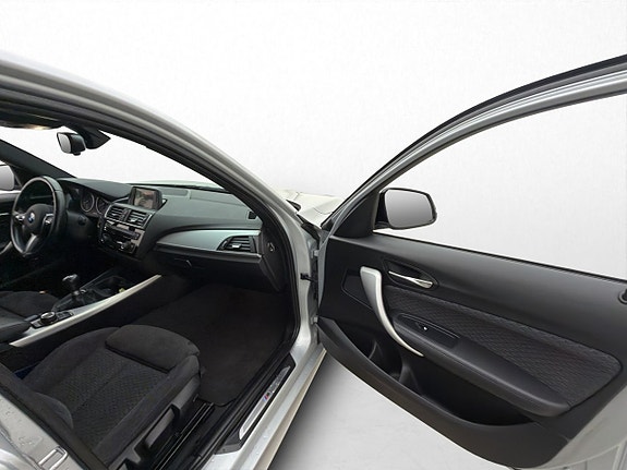 BMW 118d 12 of 26