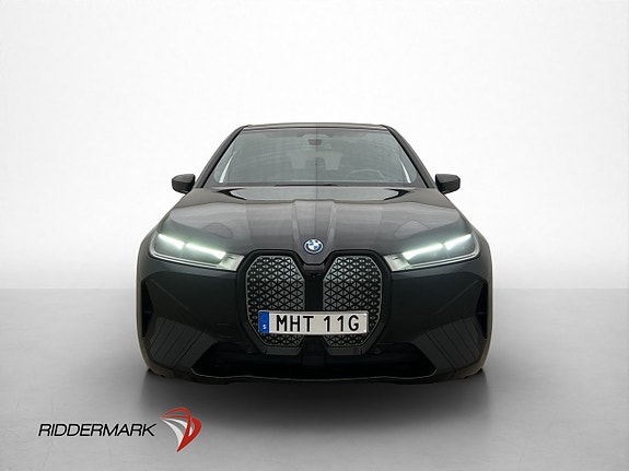 BMW iX 2 of 5