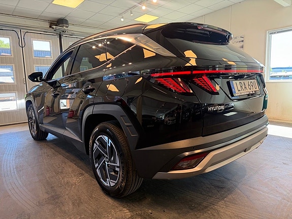 Hyundai Tucson 3 of 5