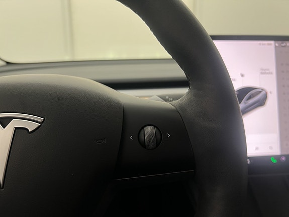 Tesla Model 3 15 of 30