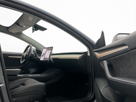 Tesla Model 3 26 of 30