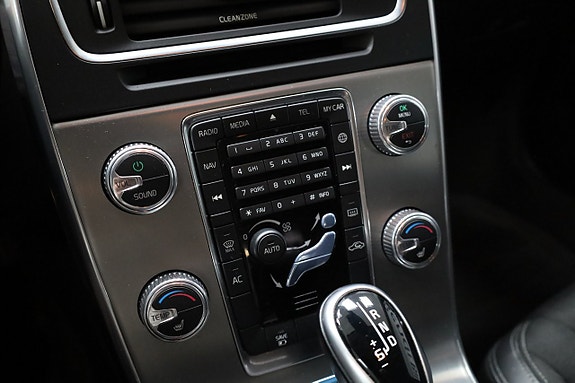 Volvo V60 22 of 26
