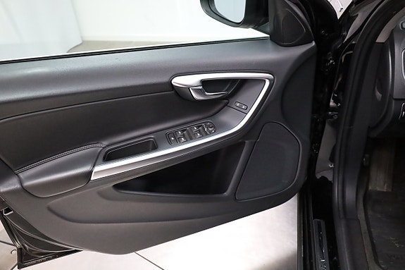Volvo V60 25 of 26