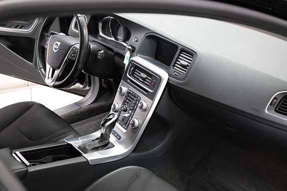 Volvo V60 17 of 26