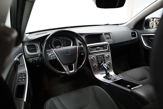 Volvo V60 3 of 5